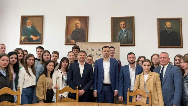 Зустріч студентів з Головою Центральної виборчої комісії Олегом Діденком