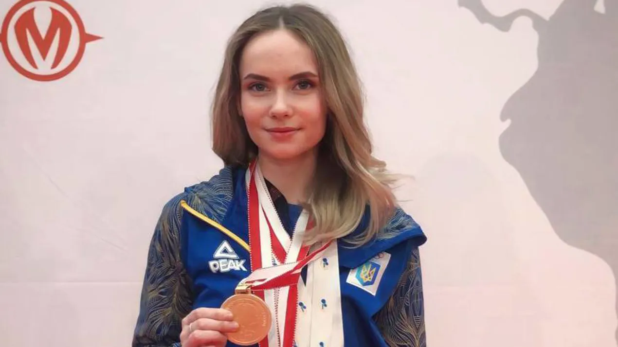 Студентка ЧНУ здобула титул чемпіонки Європи з пауерліфтингу