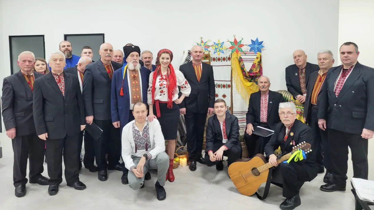 Капела "Дзвін" колядує