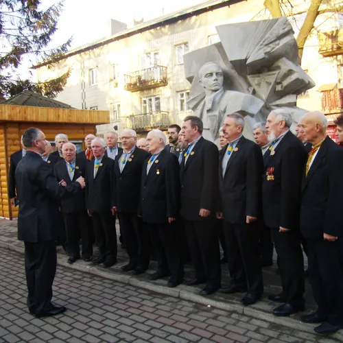 Відкриття пам’ятника Степану Бандері у місті Снятин Івано-Франківської області (2015 рік).   