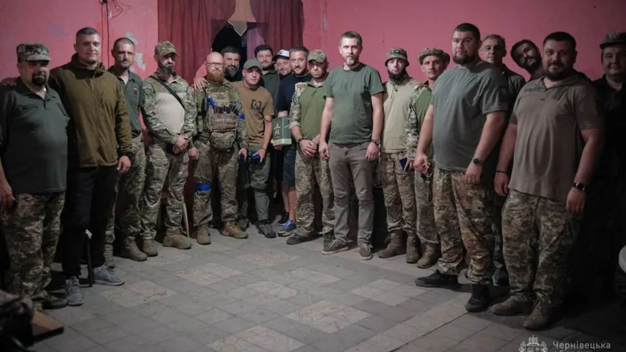 Тарас Звоздецький отримав нагороду від Голови Чернівецької обласної ради