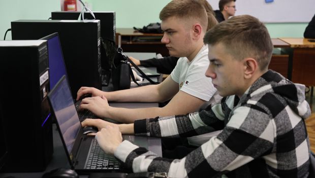Участь студентів та викладачів кафедри комп’ютерних наук в хакатоні від SP-Lutsk в Луцькому національному технічному університеті