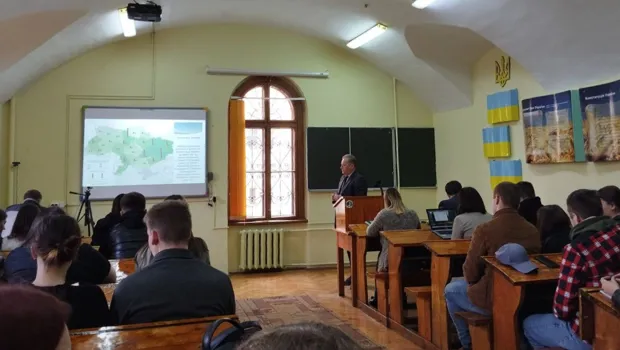 Презентація атласу «Мережа поселень України (формування і розвиток)»