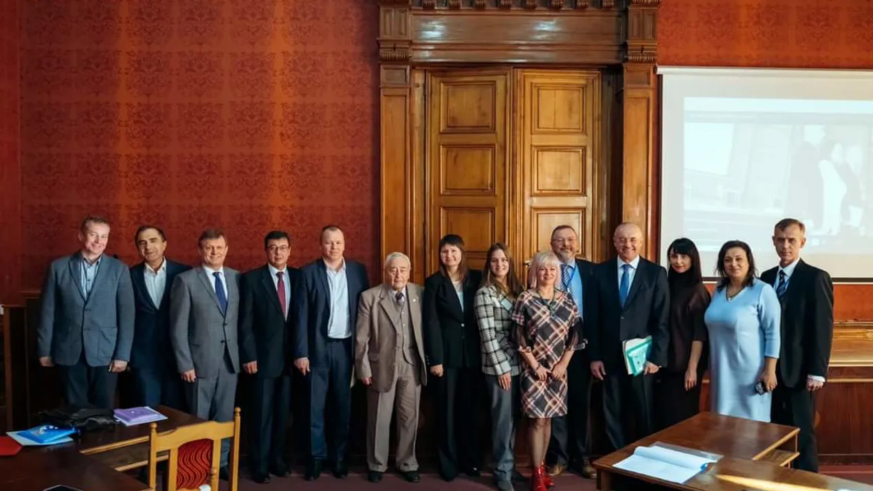 Актуальні проблеми зовнішньої політики України